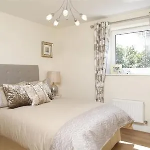 apple-house-guesthouse-heathrow-airport.brighton-hotels-england.com/